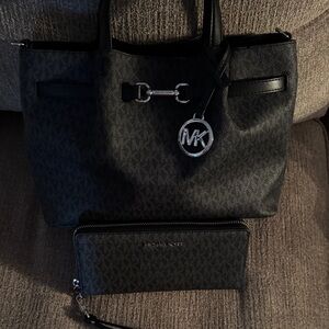 Micheal Kors purse and wallet